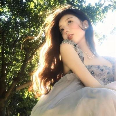 金发美人 在线观看封面