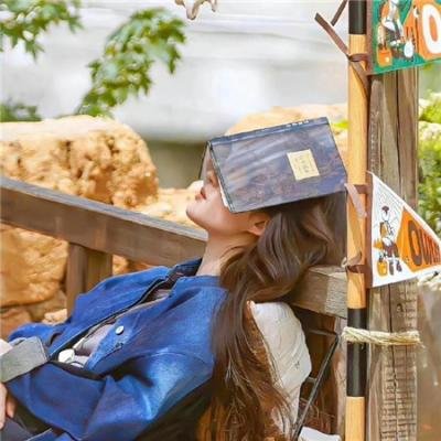 一楼一鬼 在线观看封面
